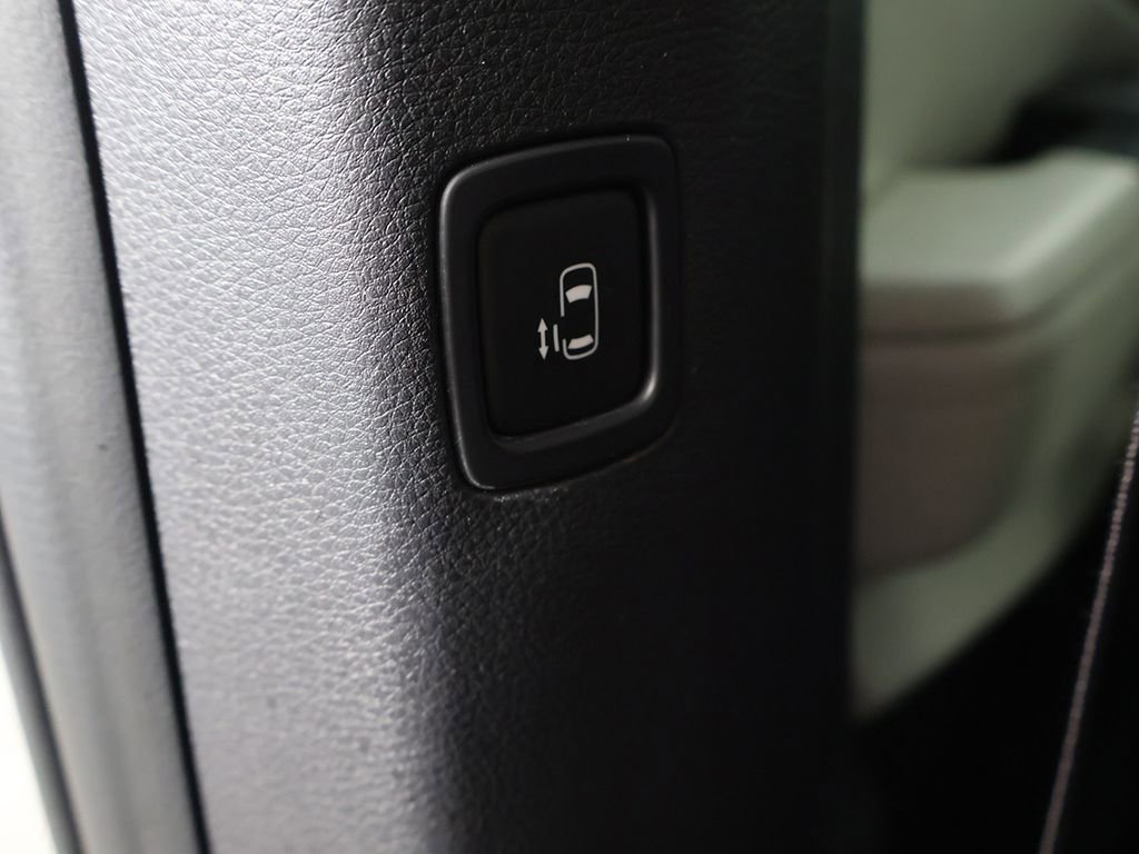 Used 2024 Kia Carnival LX FWD image 35