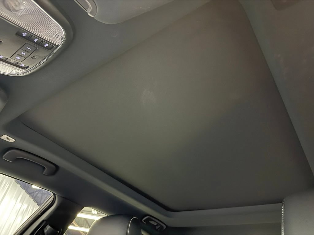 Used 2023 Chrysler 300 C RWD image 27