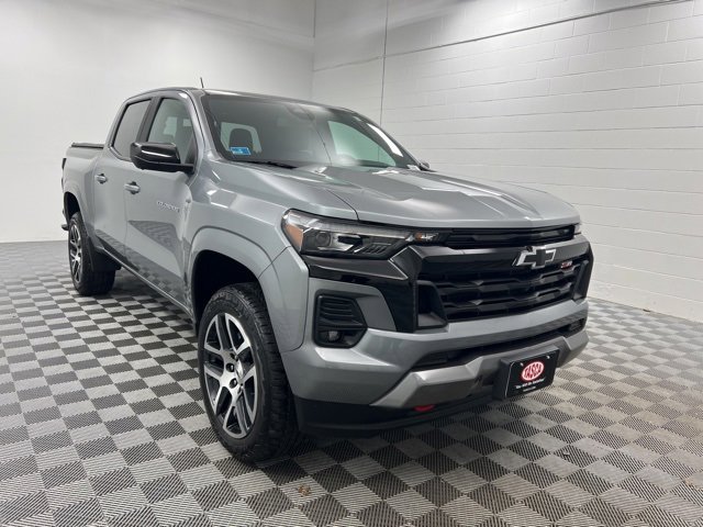 Used 2023 Chevrolet Colorado Z71 w/ Z71 Convenience Package 2