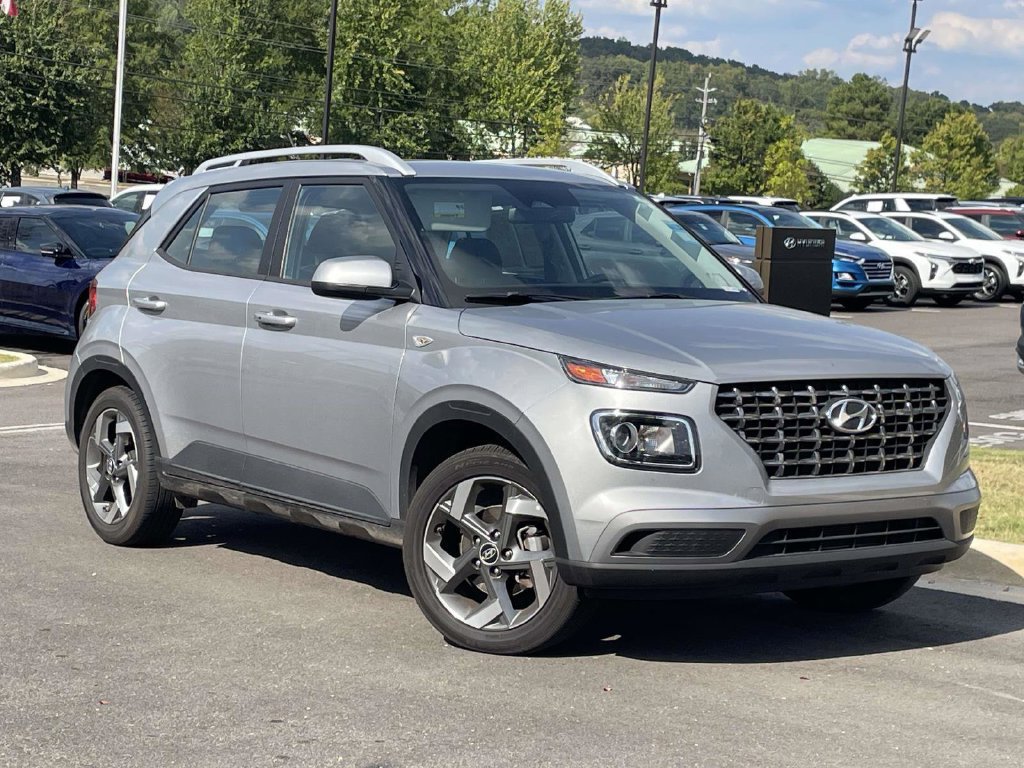 Used 2025 Hyundai Venue SEL