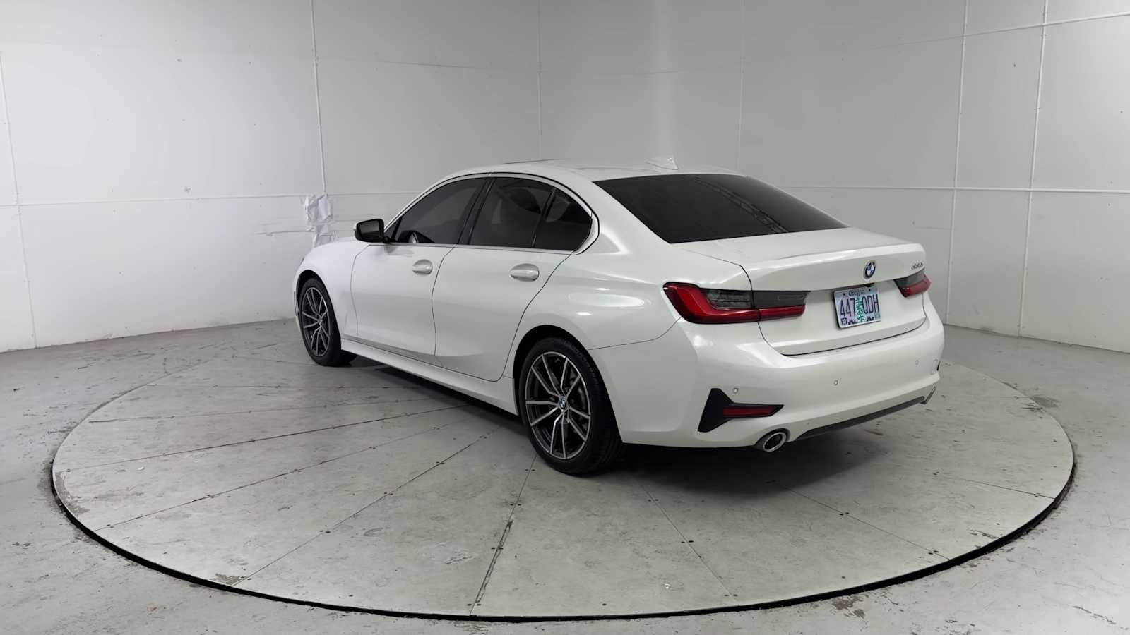 Used 2019 BMW 330i Sedan w/ Convenience Package RWD image 4