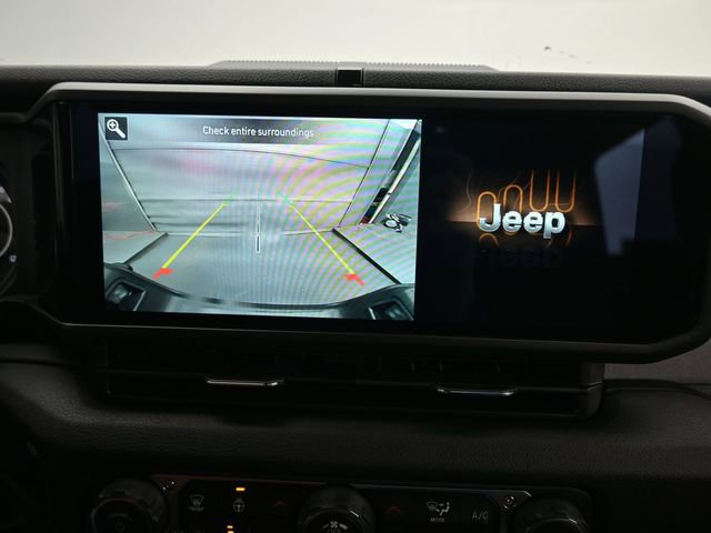 Used 2024 Jeep Gladiator Willys image 17