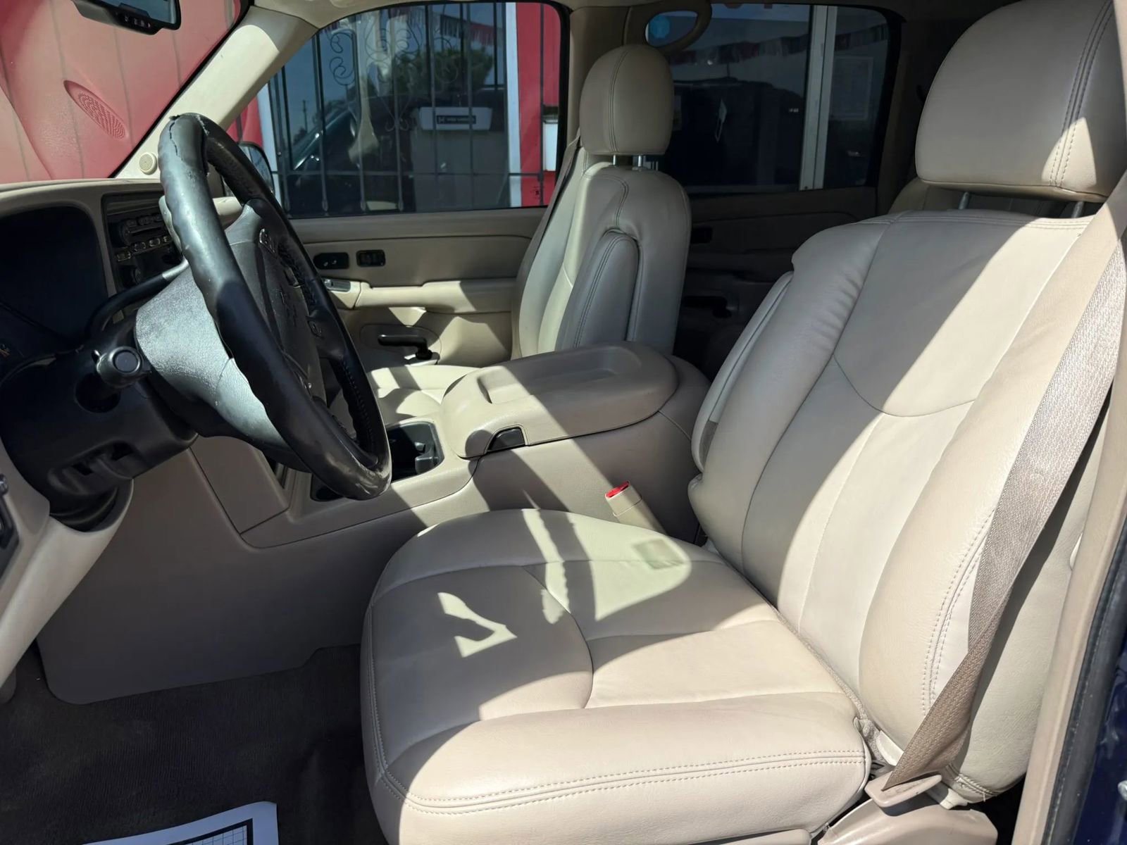 Used 2005 Chevrolet Suburban LT w/ Preferred Equipment Group image 8