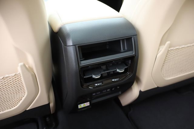 New 2026 Jeep Grand Cherokee Limited image 38