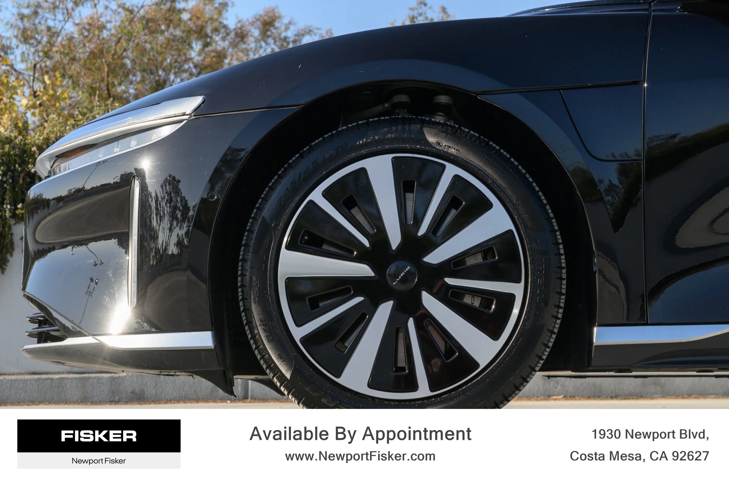 Used 2025 Lucid Air Touring AWD/4WD image 3