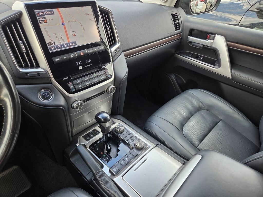 Used 2017 Toyota Land Cruiser AWD/4WD image 36