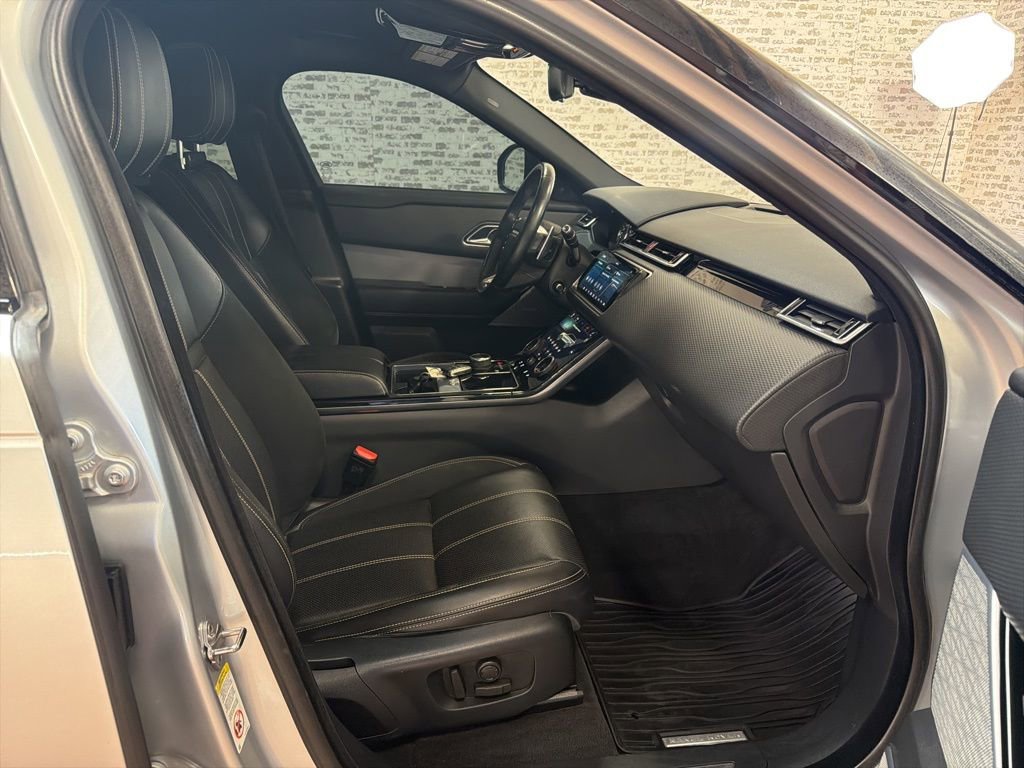 Used 2020 Land Rover Range Rover Velar R-Dynamic S image 11