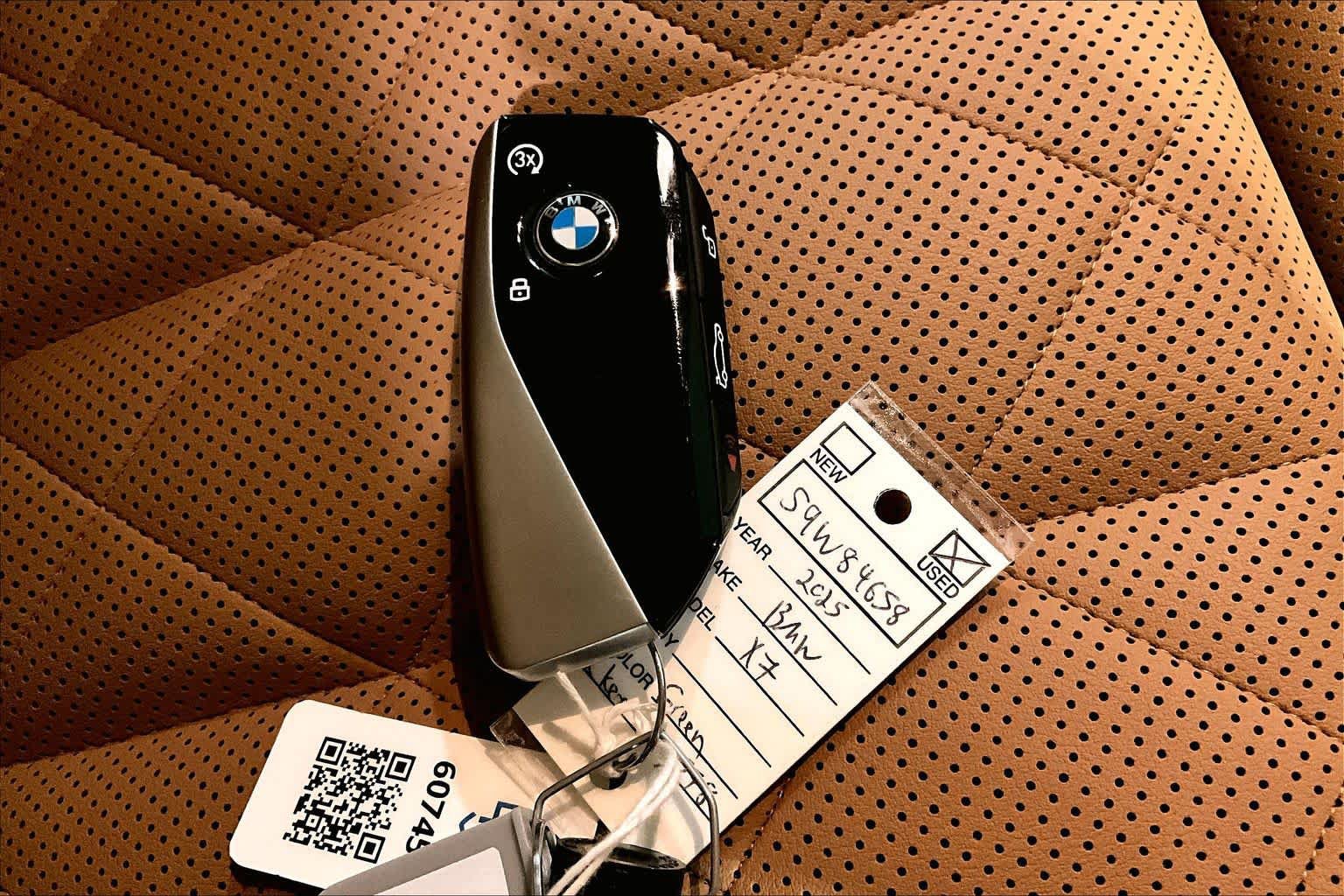 Used 2025 BMW X7 xDrive40i w/ Premium Package AWD/4WD image 14