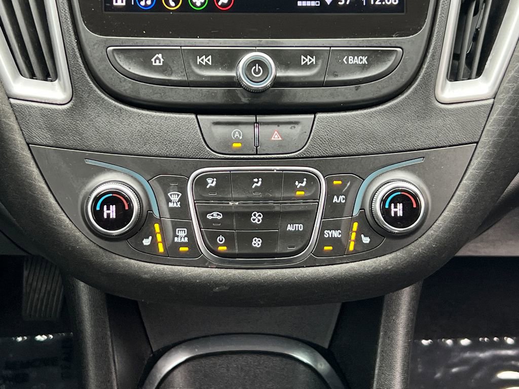 Used 2024 Chevrolet Malibu LT image 21