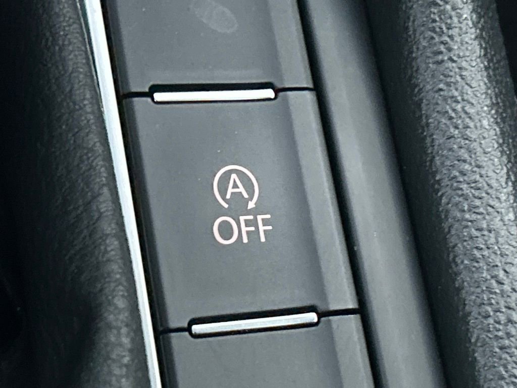 Used 2022 Volkswagen Taos SE w/ Driver Assistance Package image 55