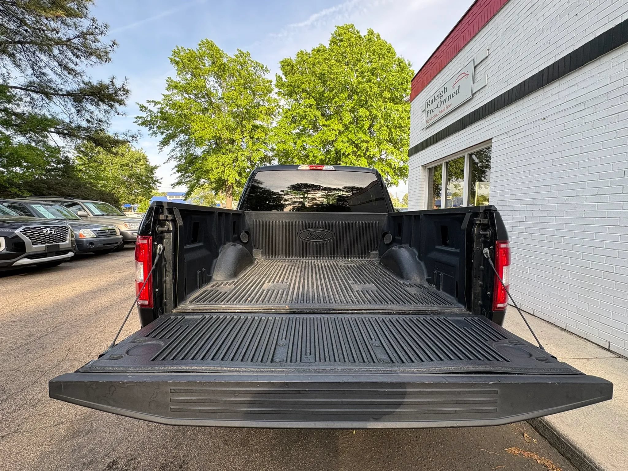Used 2019 Ford F150 XL w/ Equipment Group 101A Mid AWD/4WD image 17