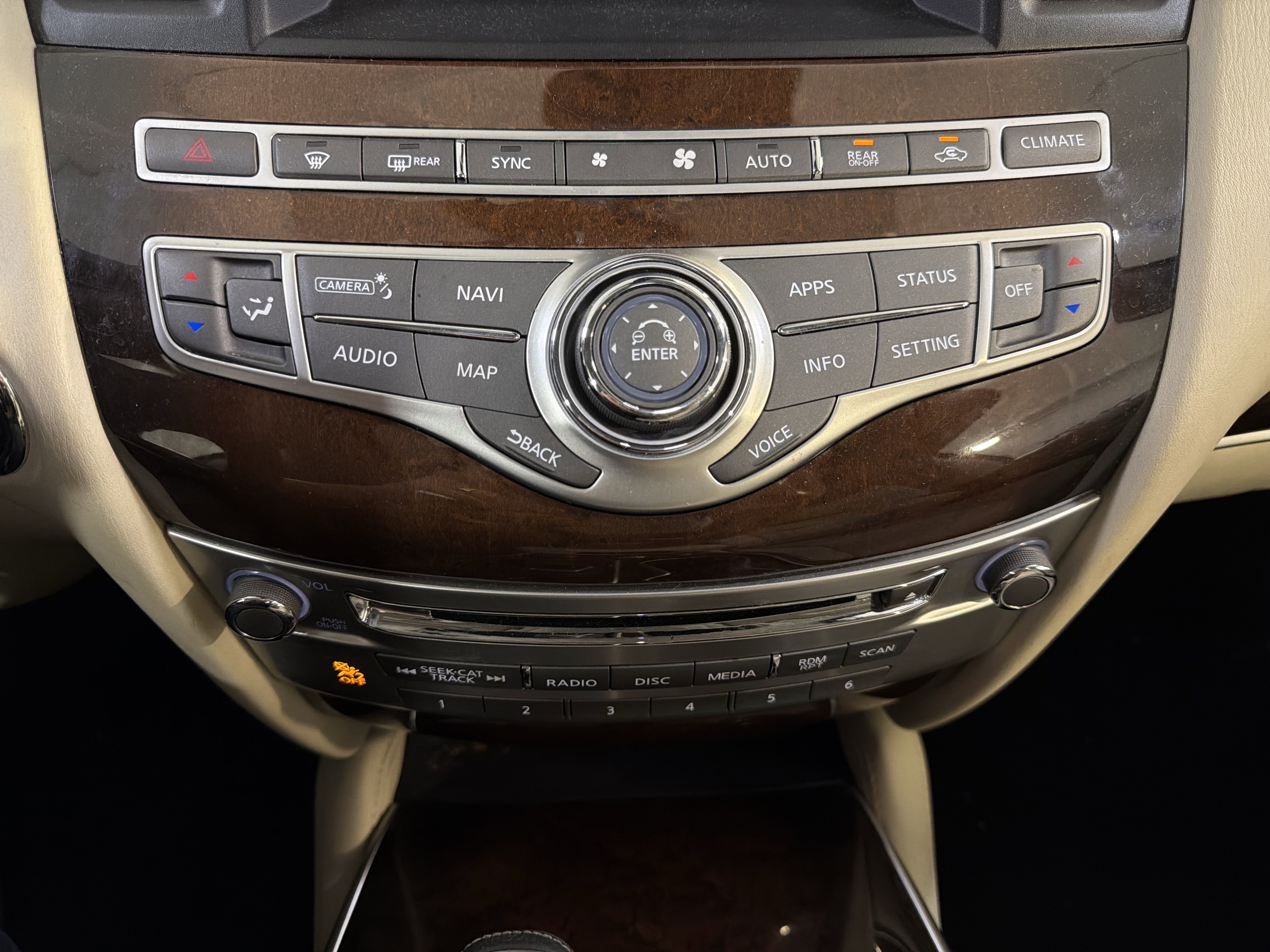 Used 2020 INFINITI QX60 Luxe w/ Sensory Package FWD image 18