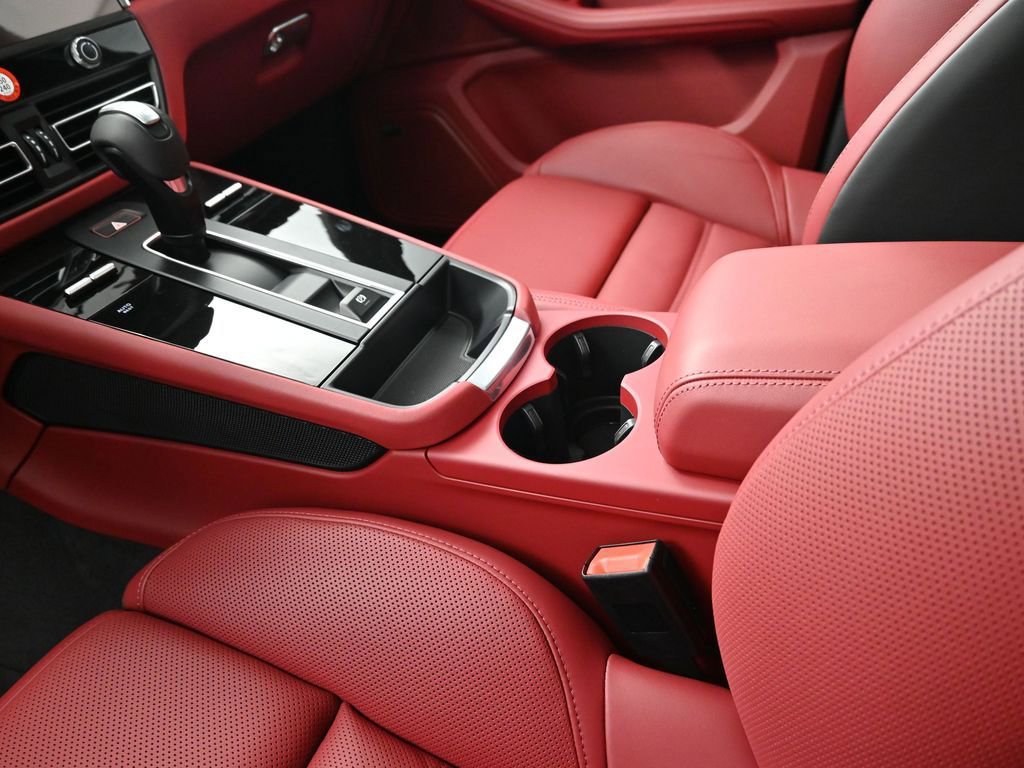 New 2026 Porsche Macan S image 22