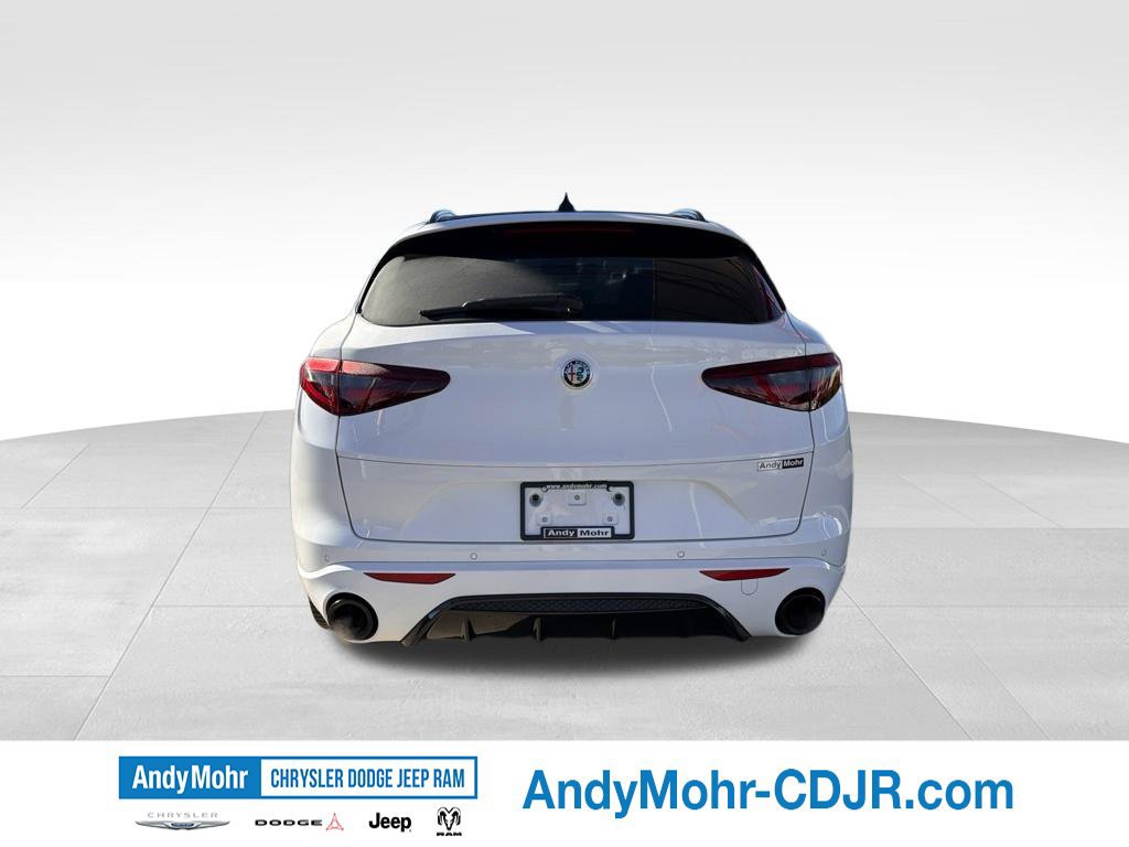 Used 2023 Alfa Romeo Stelvio Veloce AWD/4WD image 6