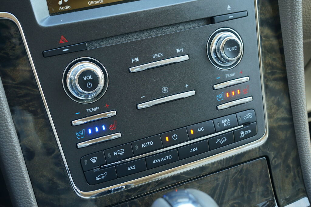 Used 2016 Lincoln Navigator Select AWD/4WD image 22