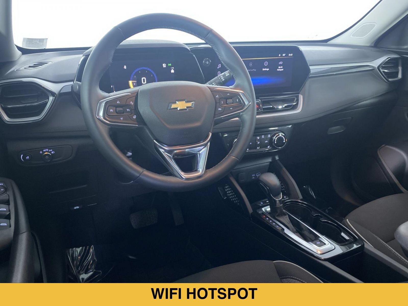Certified 2025 Chevrolet TrailBlazer LT w/ LT Cold Weather Package FWD image 2