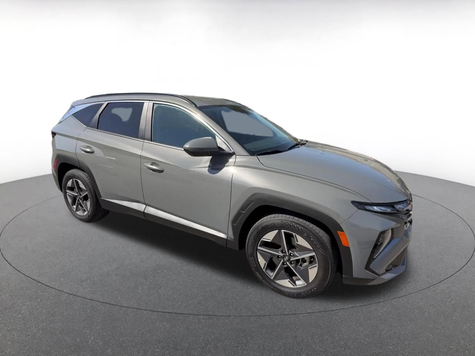 Used 2025 Hyundai Tucson SEL FWD image 2