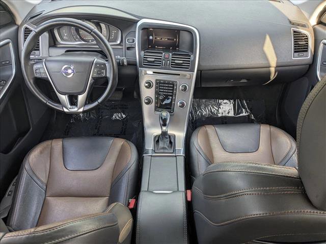 Used 2017 Volvo XC60 T6 Dynamic image 16