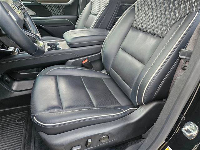 Used 2024 GMC Acadia Denali w/ Super Cruise Package FWD image 16