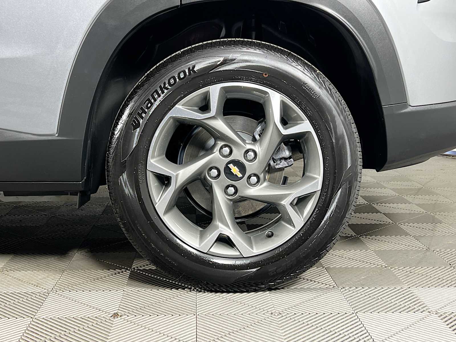 Used 2025 Chevrolet Trax LT w/ LT Convenience Package image 30