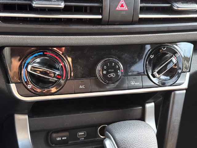 Used 2023 Kia Seltos LX AWD/4WD image 29