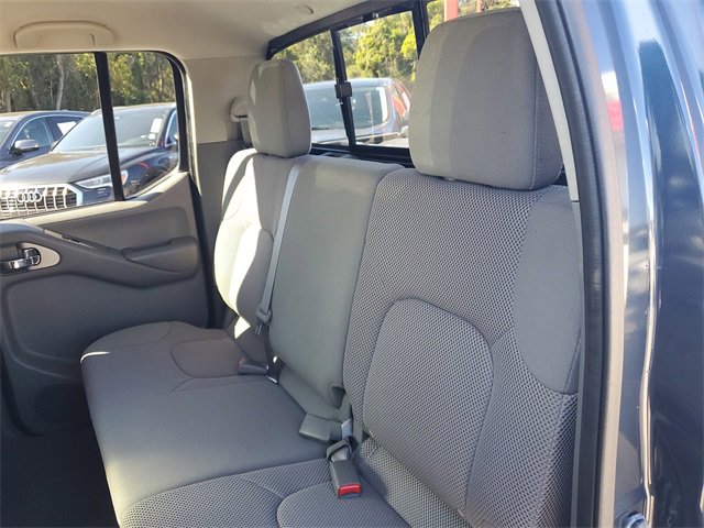 Used 2020 Nissan Frontier SV image 11