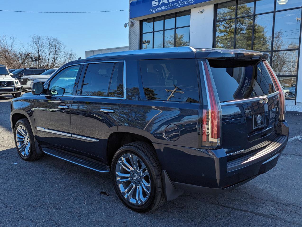Used 2019 Cadillac Escalade Luxury w/ LPO, Radiant Package image 10