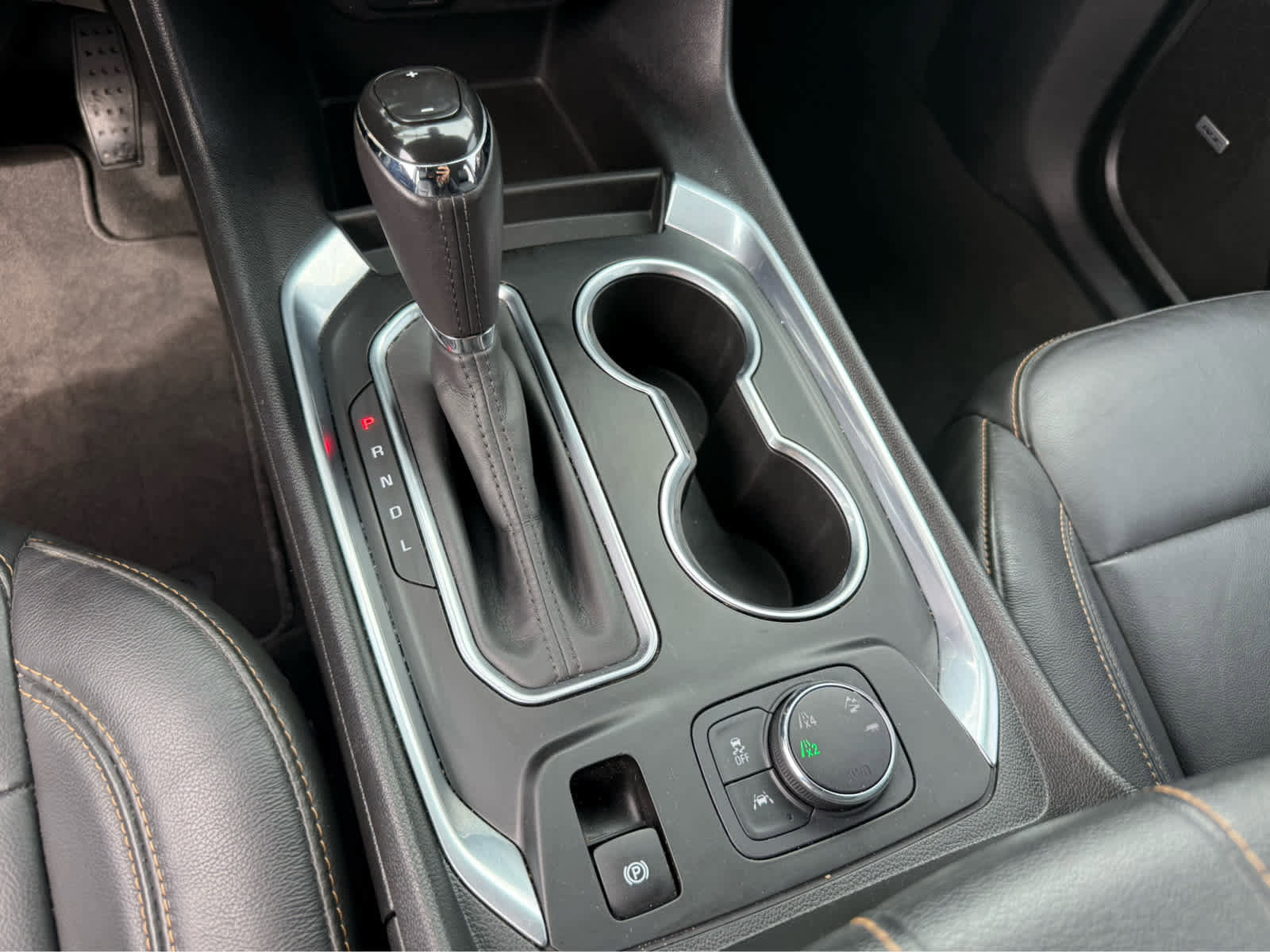 Used 2020 Chevrolet Traverse RS image 33