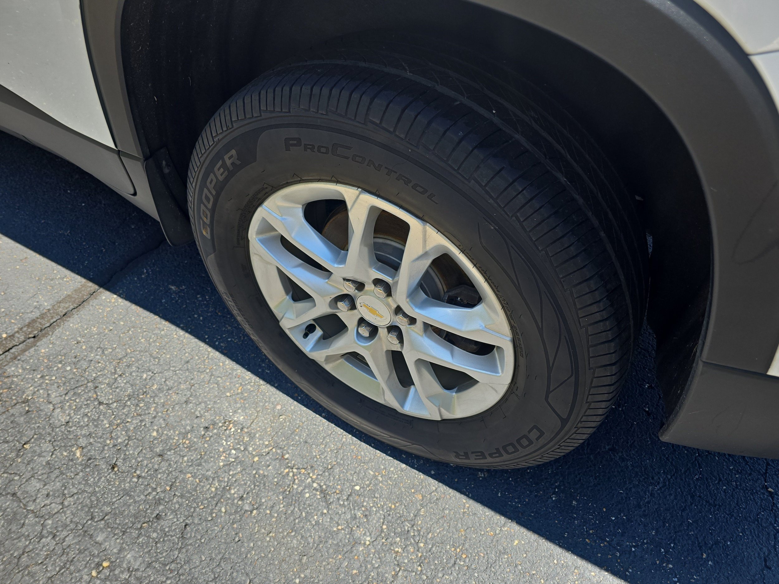 Used 2018 Chevrolet Traverse LS w/ LPO, Blackout Package FWD image 8