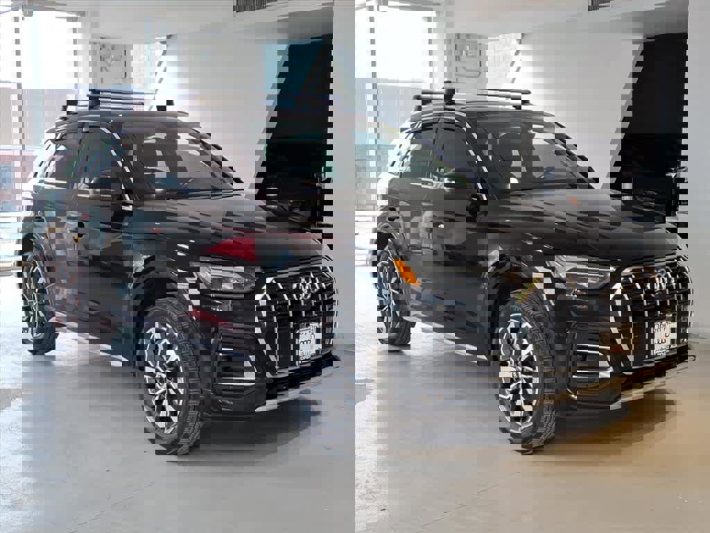 Used 2021 Audi Q5 Premium Plus w/ Premium Plus Package image 3