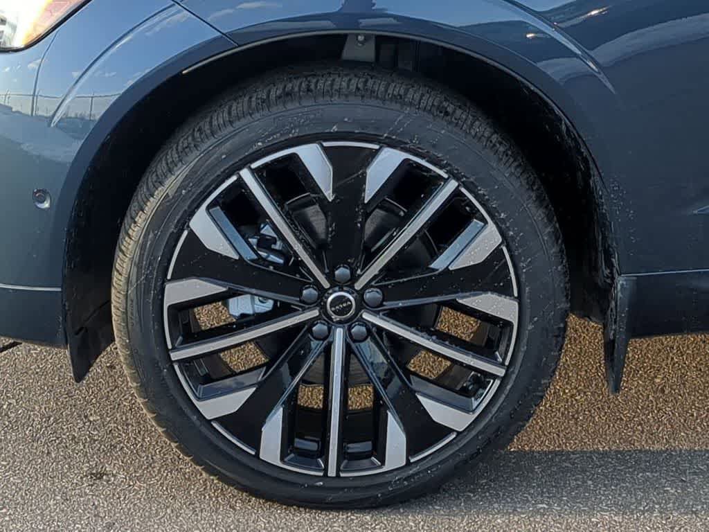 New 2026 Volvo XC60 B5 Ultra w/ Protection Package Premier image 13