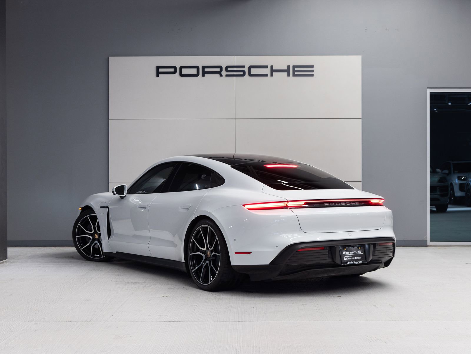 Certified 2025 Porsche Taycan w/ Premium Package RWD image 3