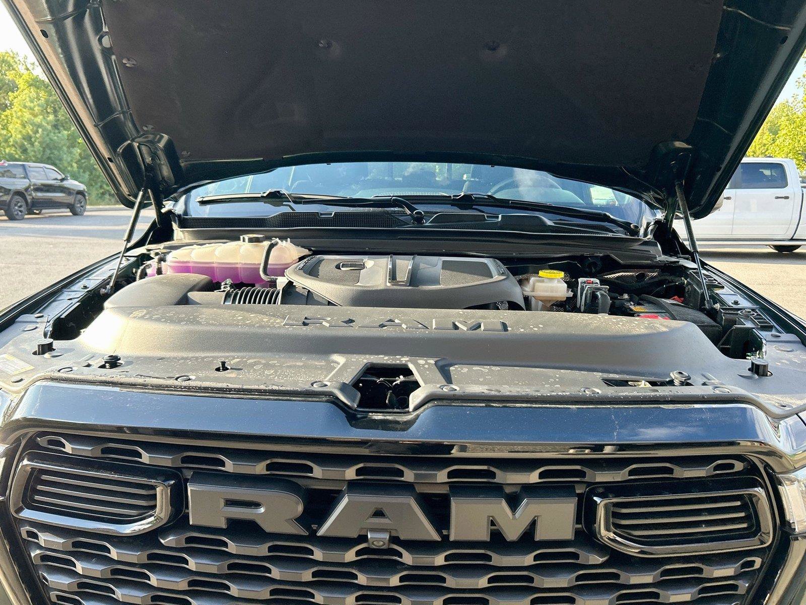 New 2026 RAM 1500 Express AWD/4WD image 10