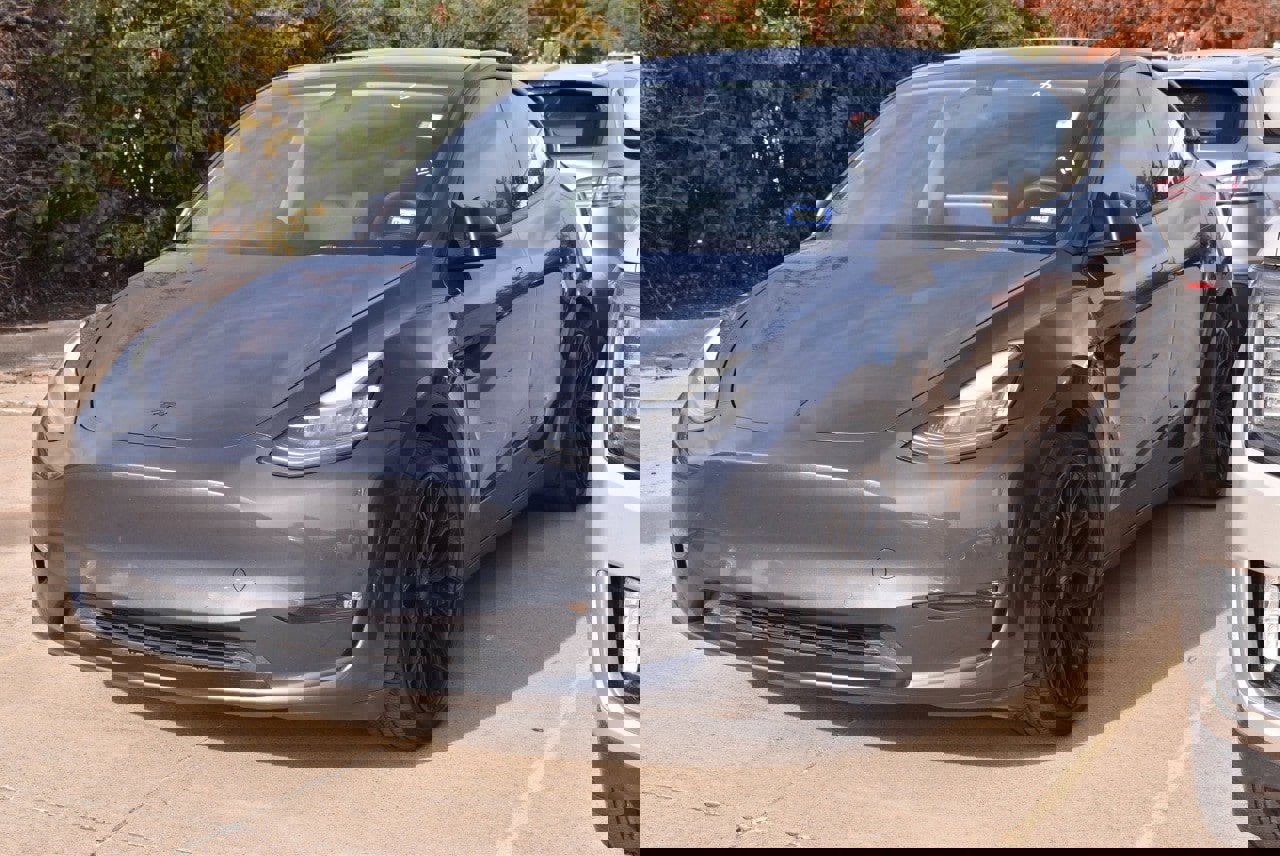 Used 2021 Tesla Model Y Long Range image 2