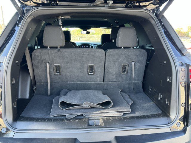Used 2023 Chevrolet Traverse LT image 25