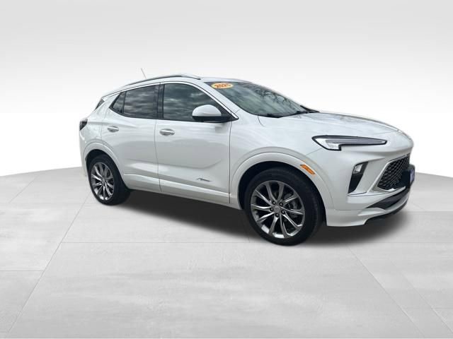 Used 2025 Buick Encore GX Avenir w/ Avenir Technology Package AWD/4WD image 9