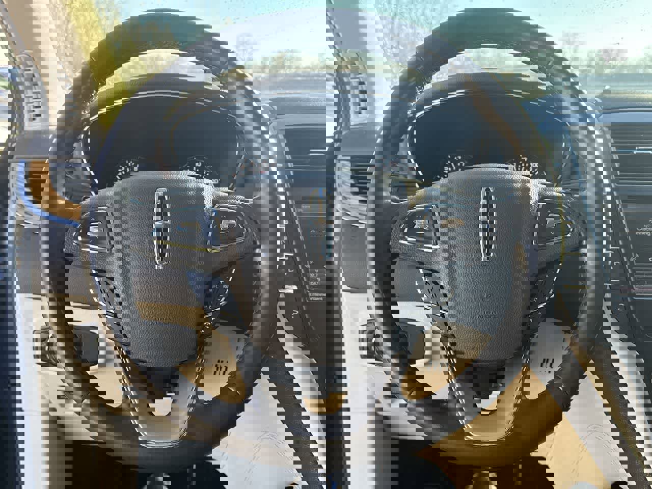 Used 2015 Lincoln MKC FWD w/ Equipment Group 101A Select image 20