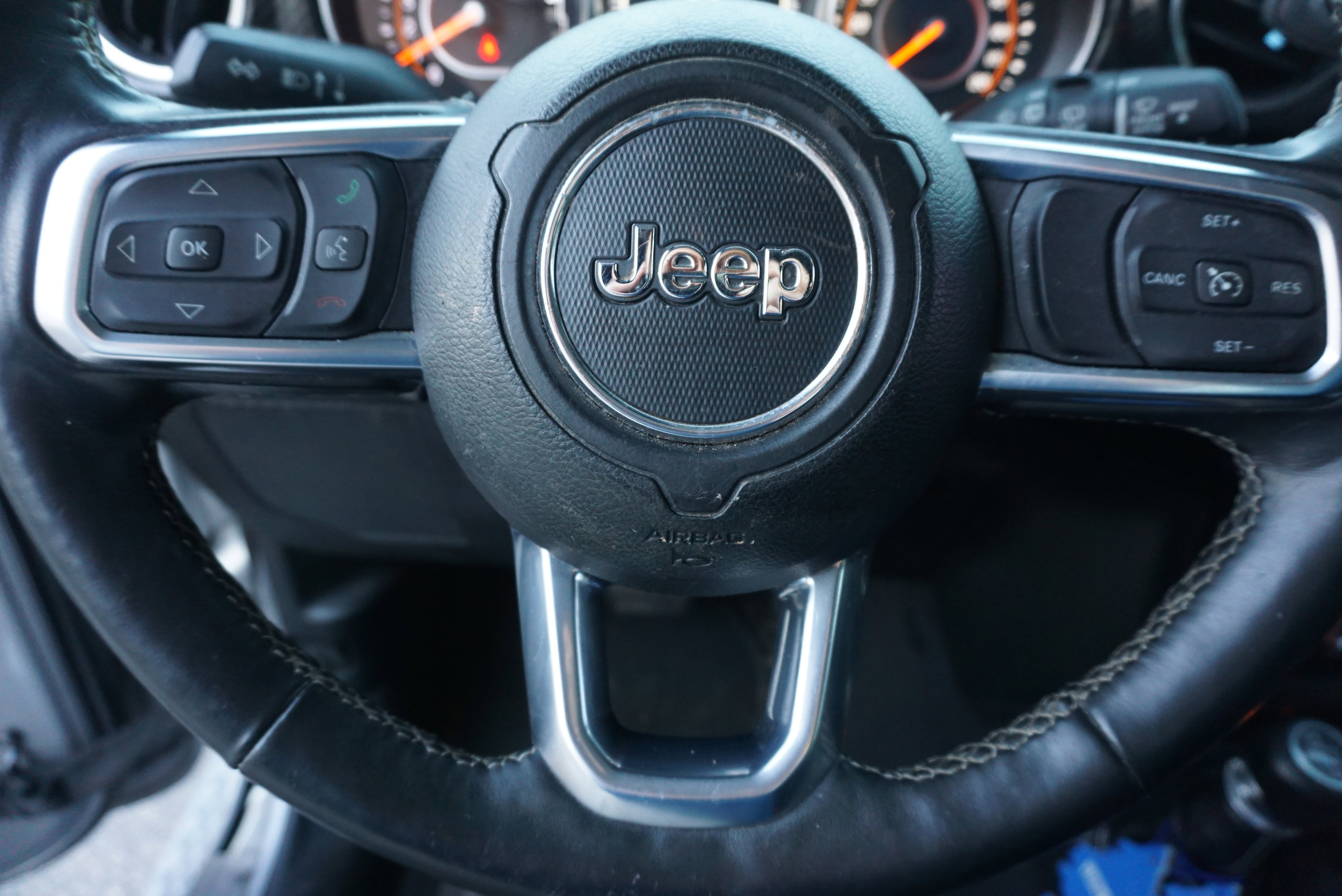 Used 2018 Jeep Wrangler Unlimited Sahara image 7