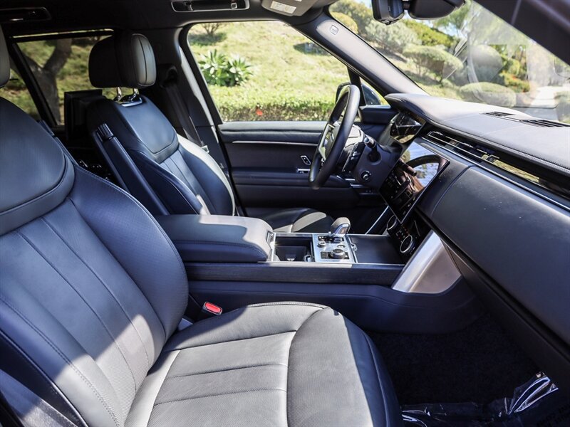 Used 2023 Land Rover Range Rover Autobiography AWD/4WD image 22