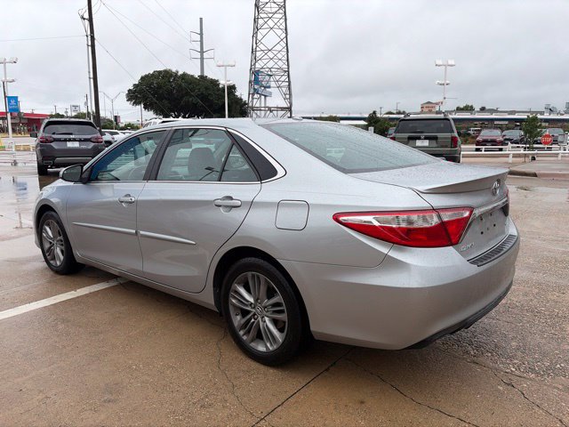 Used 2016 Toyota Camry SE FWD image 4