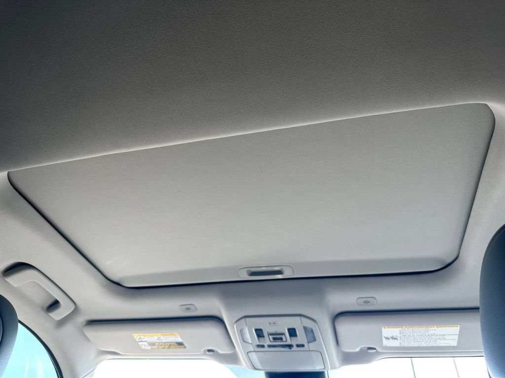 Used 2023 Toyota Highlander XLE FWD image 24