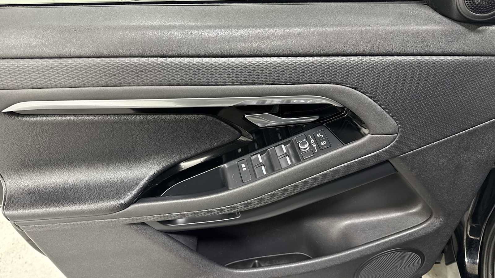 Used 2020 Land Rover Range Rover Evoque S image 15