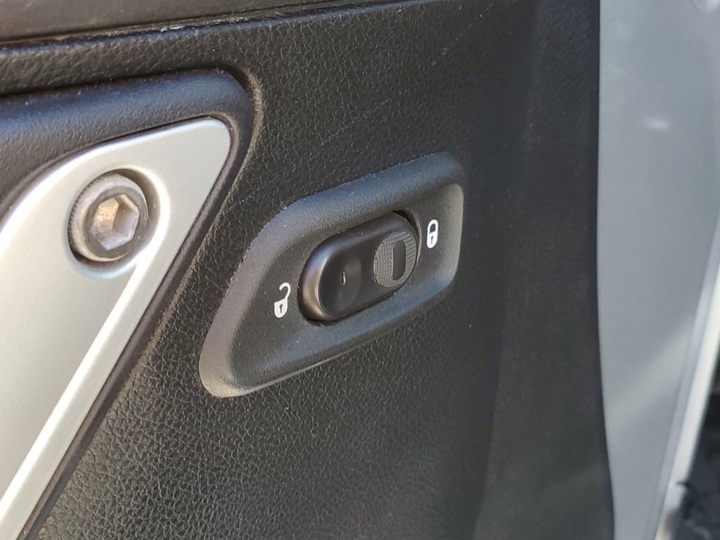 Used 2017 Jeep Wrangler Unlimited Sahara w/ Connectivity Group image 12