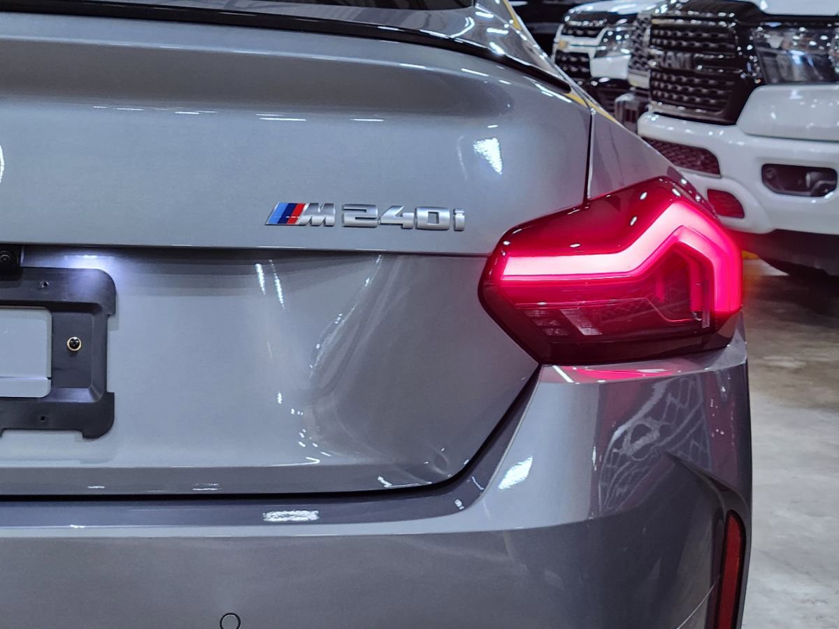 Used 2025 BMW M240i Coupe w/ Premium Package image 22