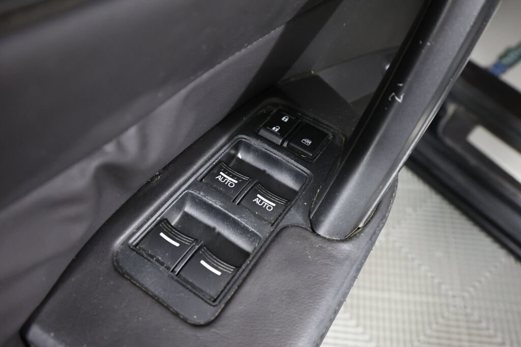 Used 2010 Acura TL w/ Technology Package FWD image 31
