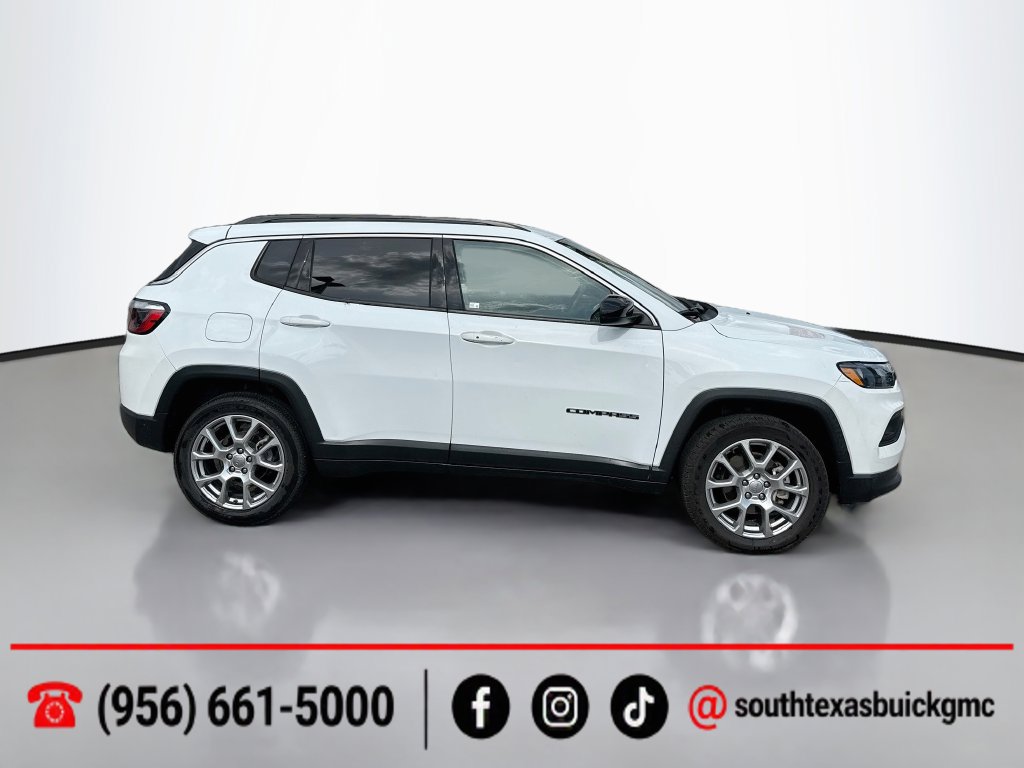 Used 2022 Jeep Compass Latitude AWD/4WD image 9
