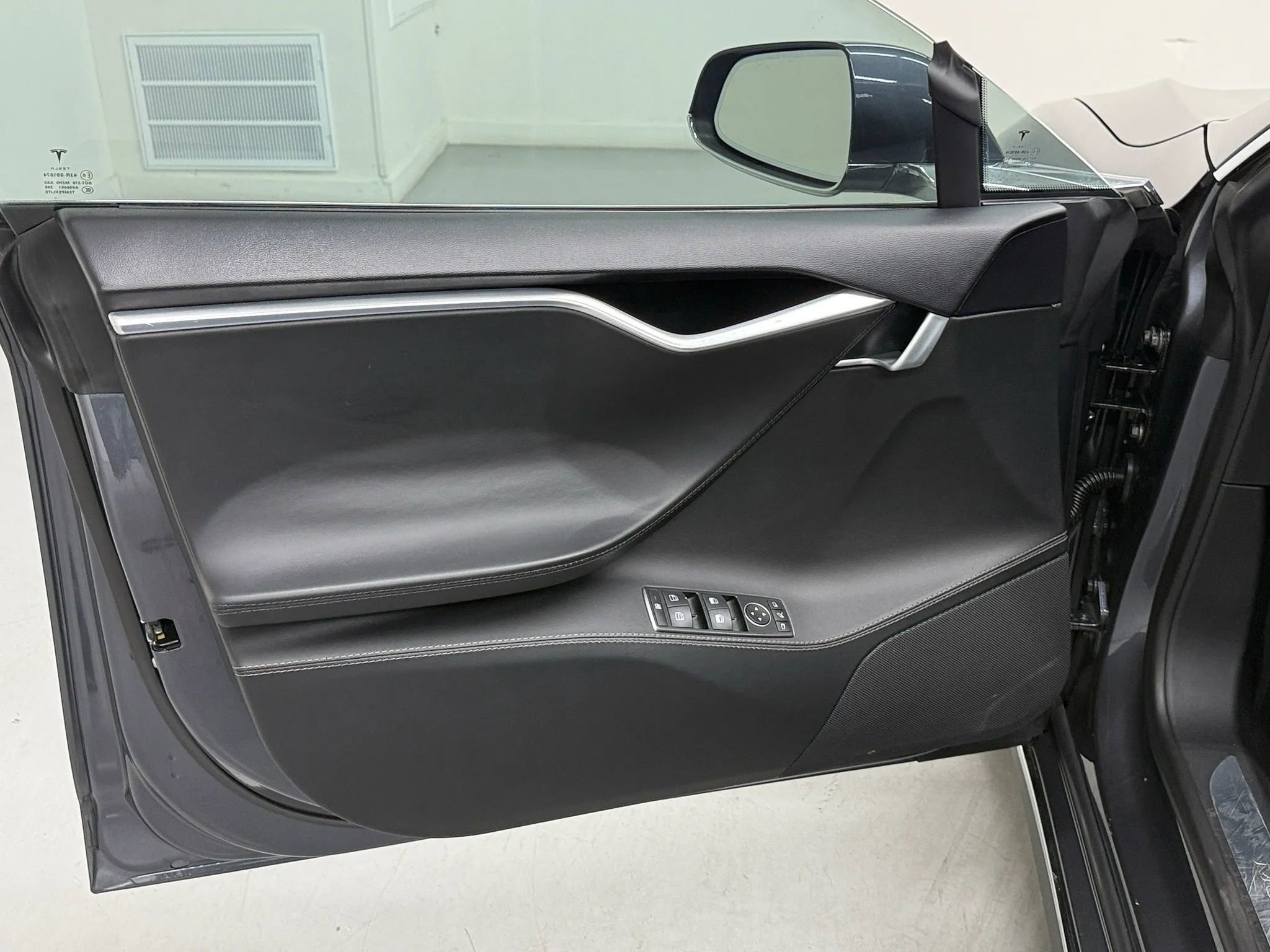 Used 2014 Tesla Model S P85D image 27