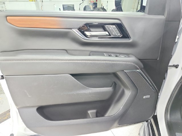 Used 2025 GMC Yukon Denali RWD image 34