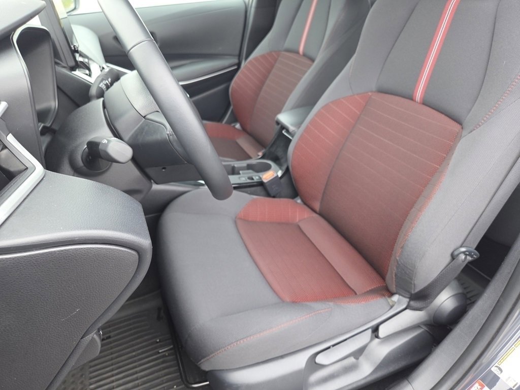 Used 2025 Toyota Corolla SE image 5