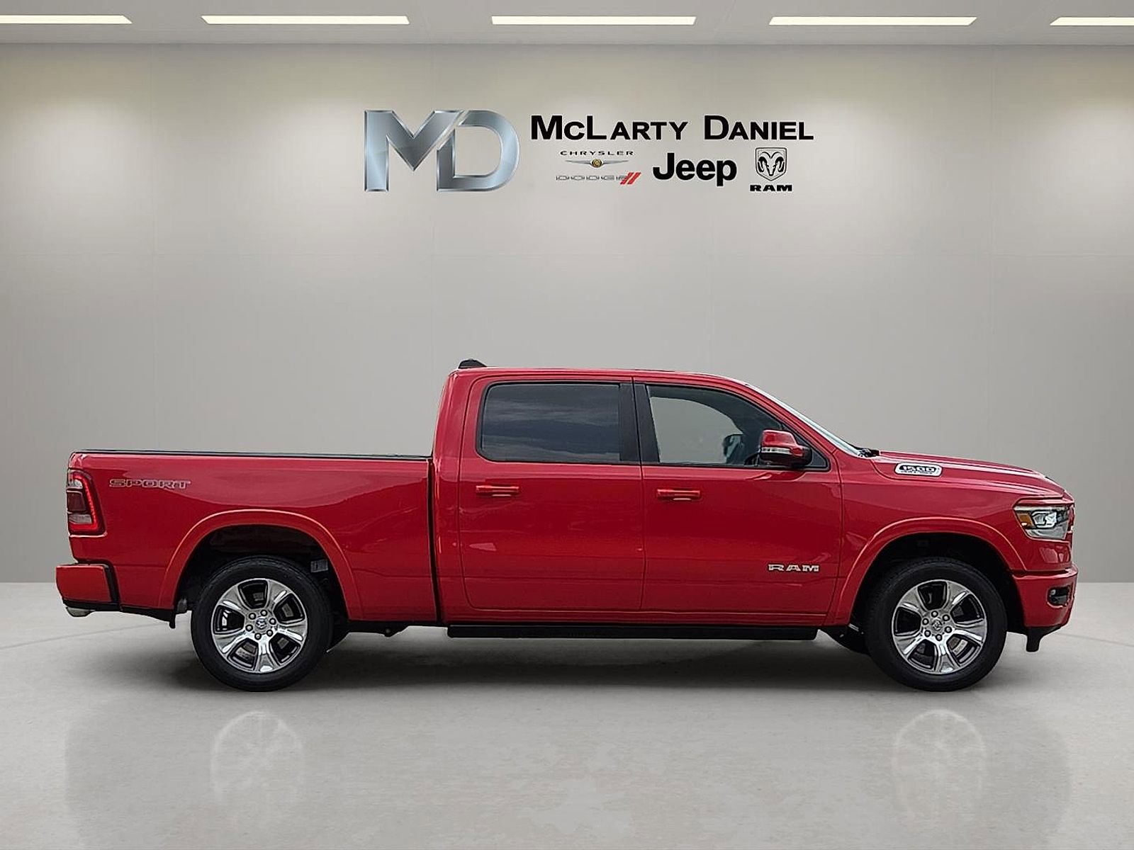 Used 2022 RAM 1500 Laramie AWD/4WD image 6